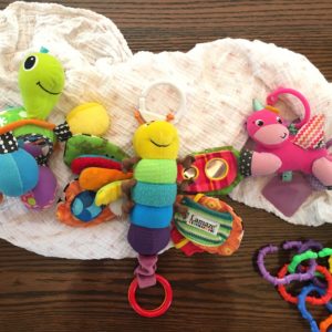 Hanging toys to keep baby happy in the car